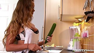 Busty wheedling close to kitchen makes Amanda Rendall fill her pink with veggies